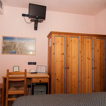 Hotel Vittoria Riva del Garda